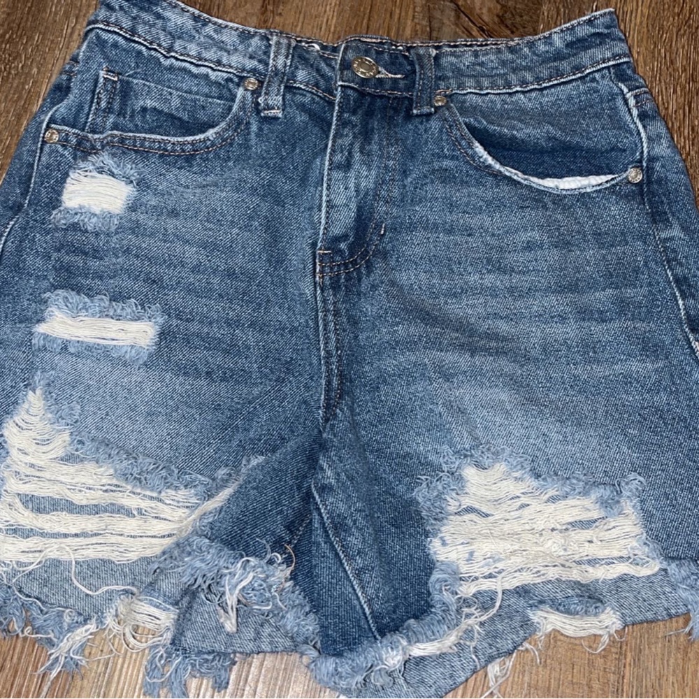 These are super cute. I only wore them ones but they sadly didn’t fit.